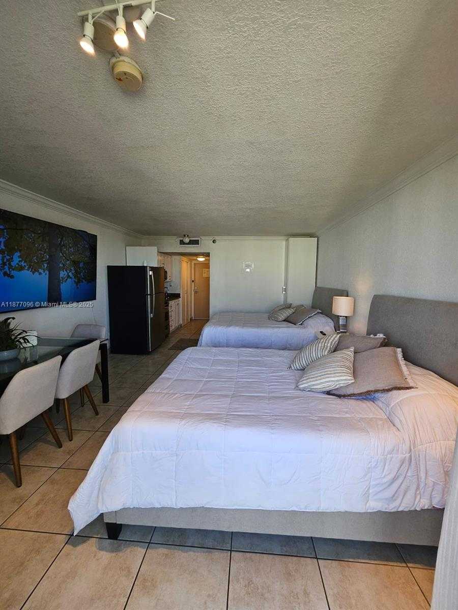 Small Image of 19201 COLLINS AVE #1036, Sunny Isles Beach Number 7
