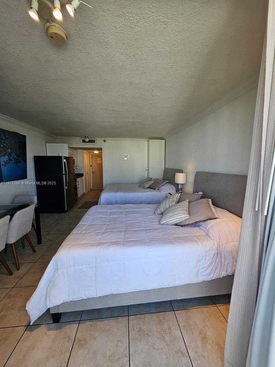Small Image of 19201 COLLINS AVE #1036, Sunny Isles Beach Number 9