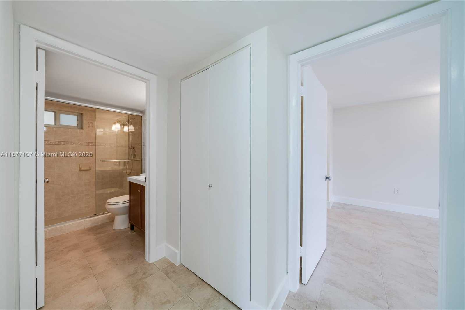 Small Image of 1665 BAY RD #521, Miami Beach Number 10