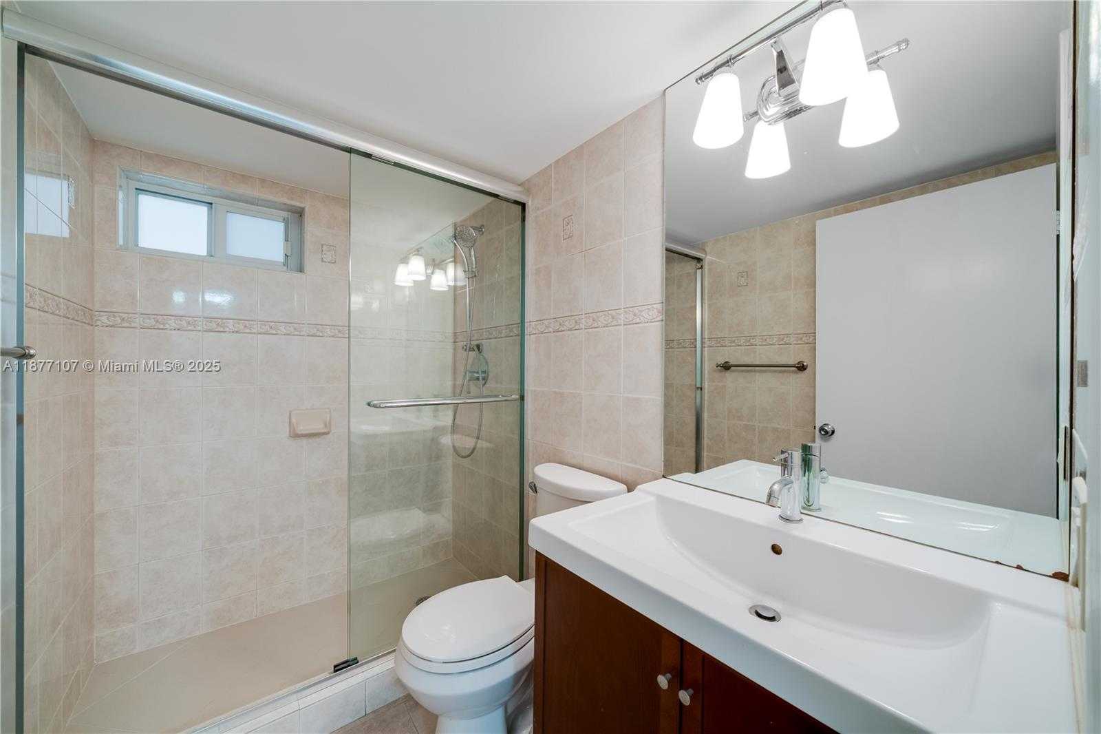 Small Image of 1665 BAY RD #521, Miami Beach Number 11