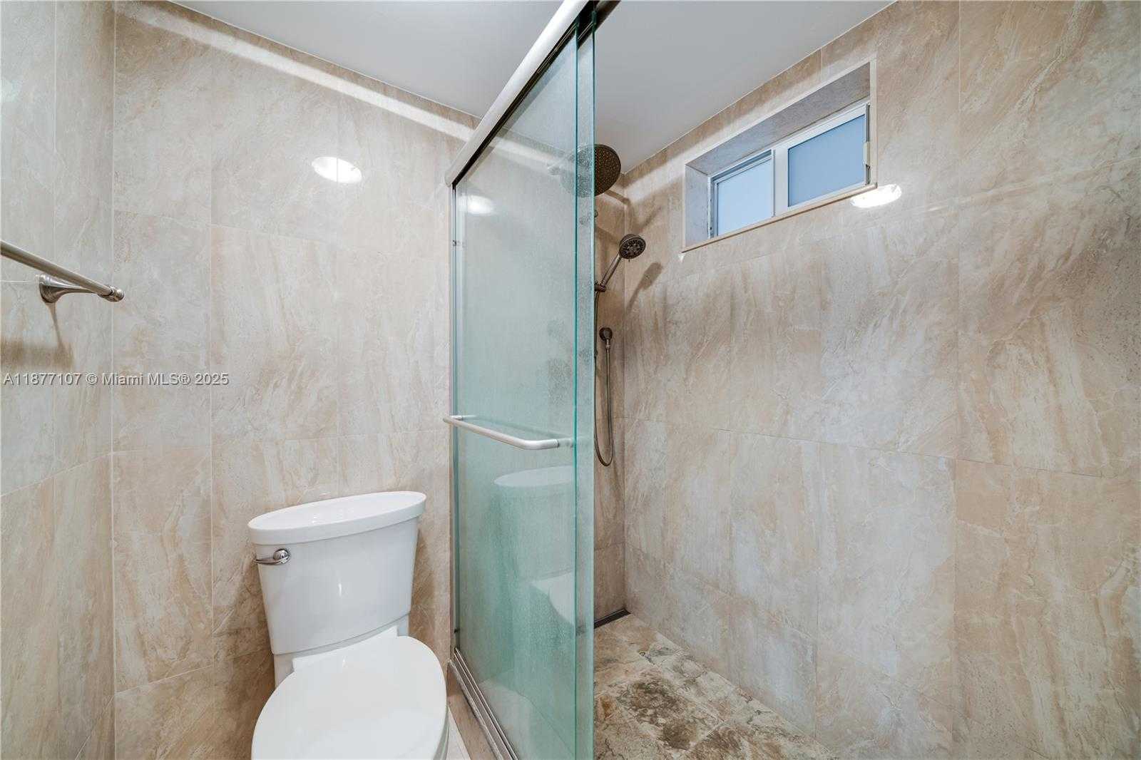 Small Image of 1665 BAY RD #521, Miami Beach Number 16