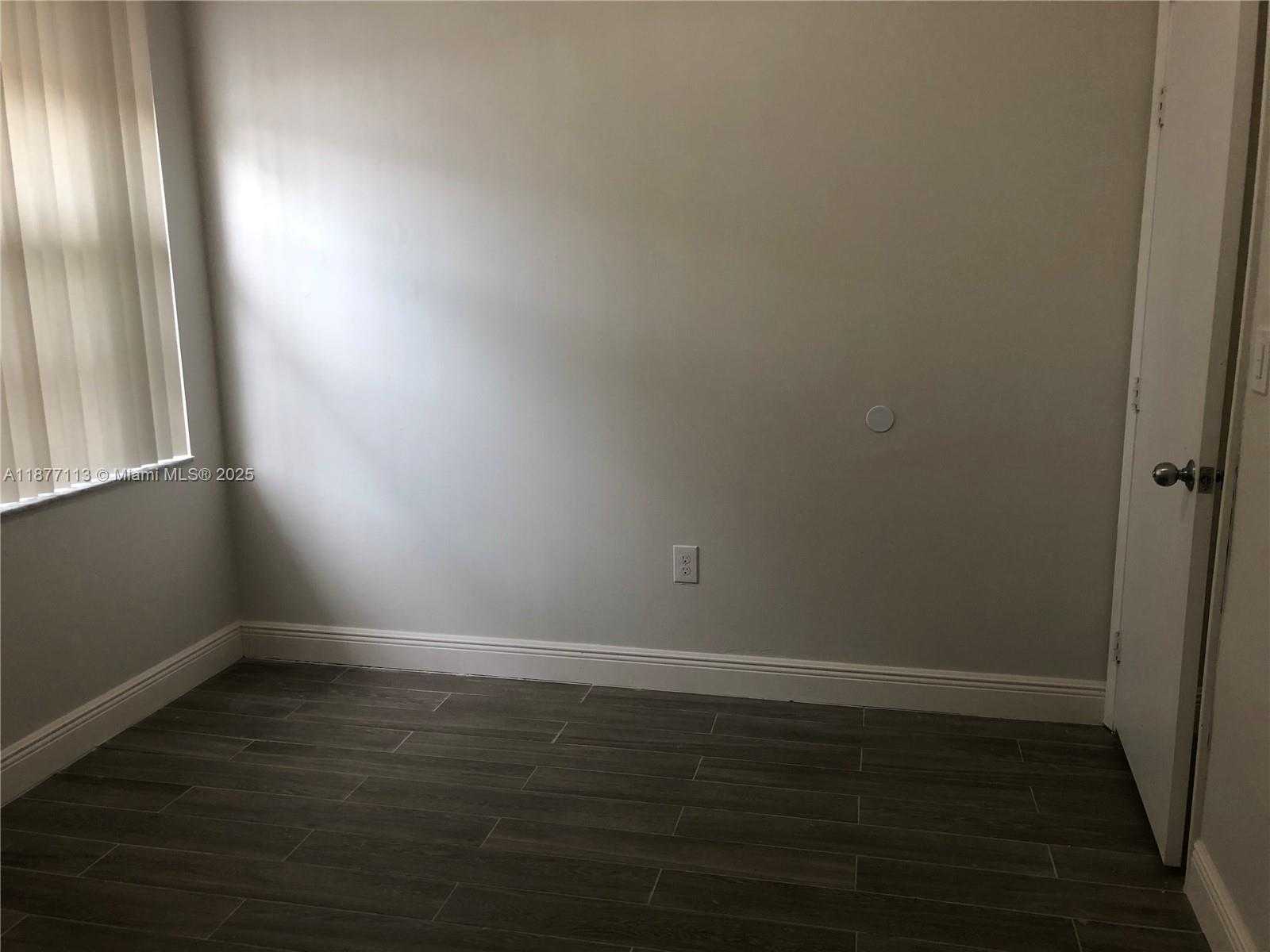 Small Image of 6735 NORTH WEST 193RD LN #6735, Hialeah Number 15