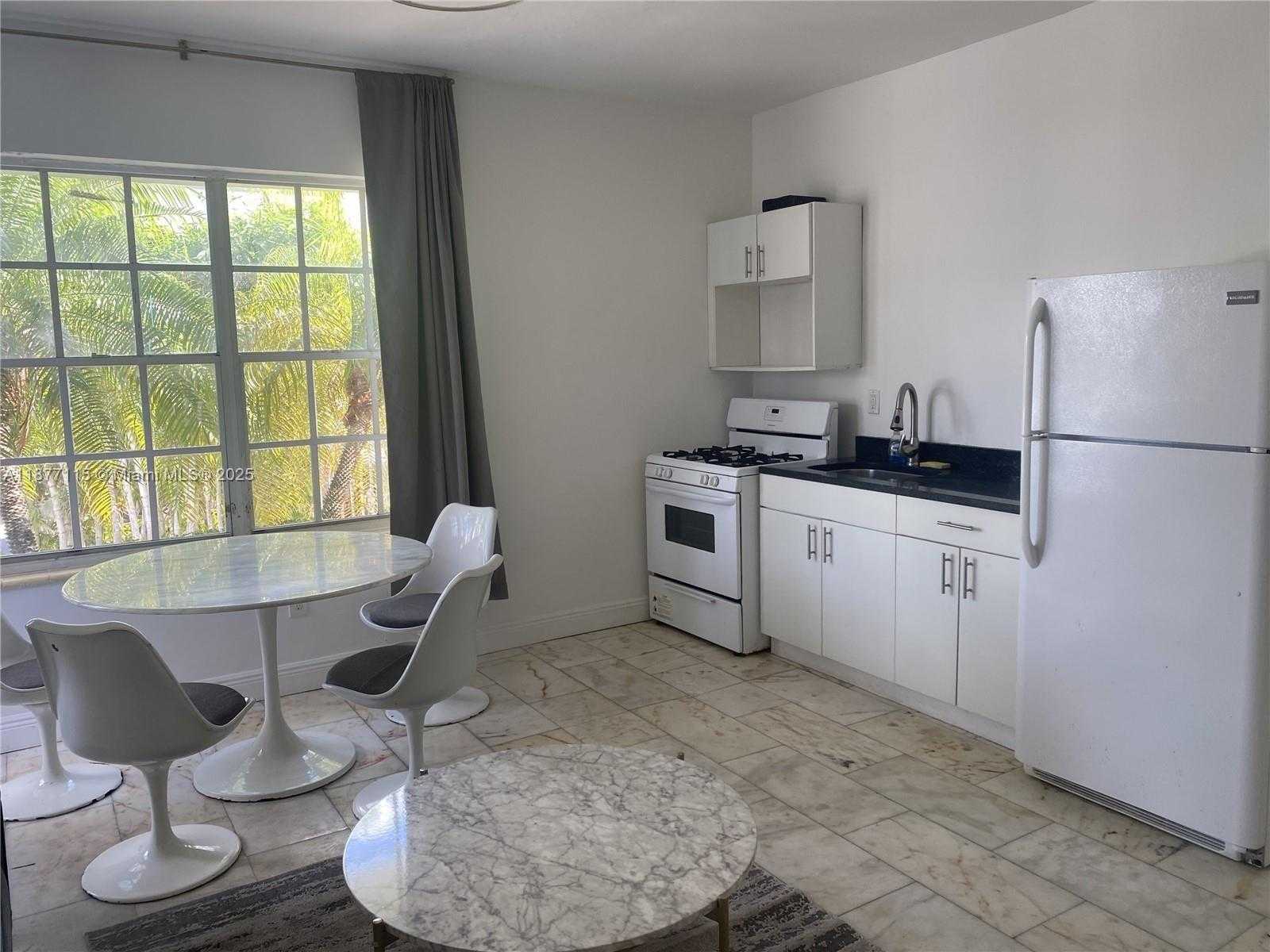Small Image of 1526 PENNSYLVANIA AVE #2, Miami Beach Number 3