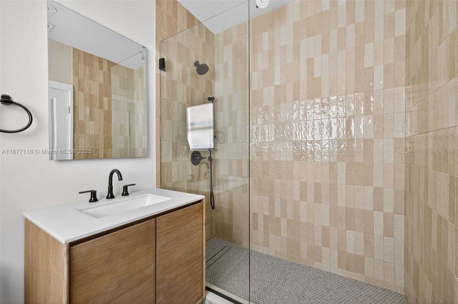 Small Image of 635 BIRD RD, Coral Gables Number 11