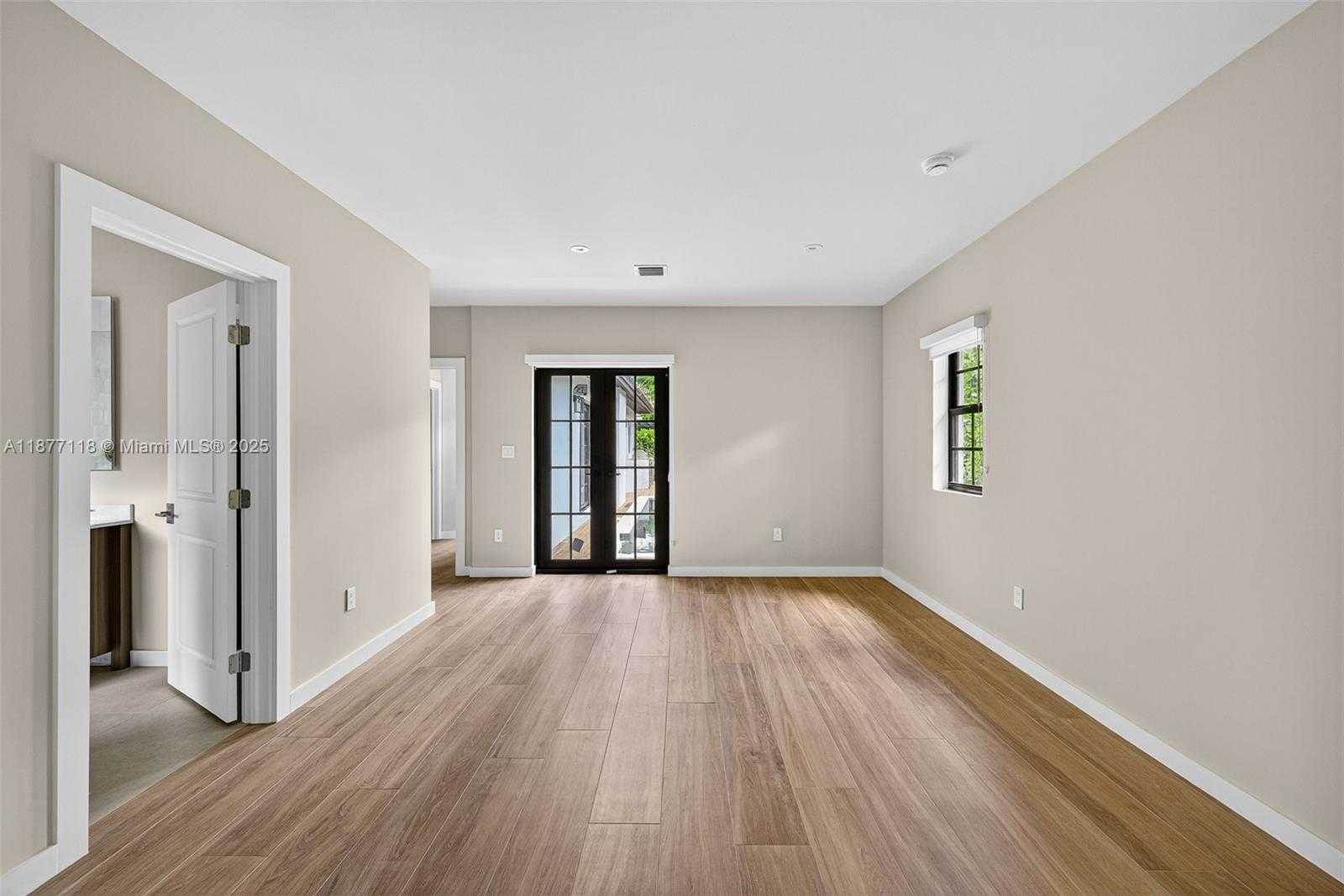 Small Image of 635 BIRD RD, Coral Gables Number 13