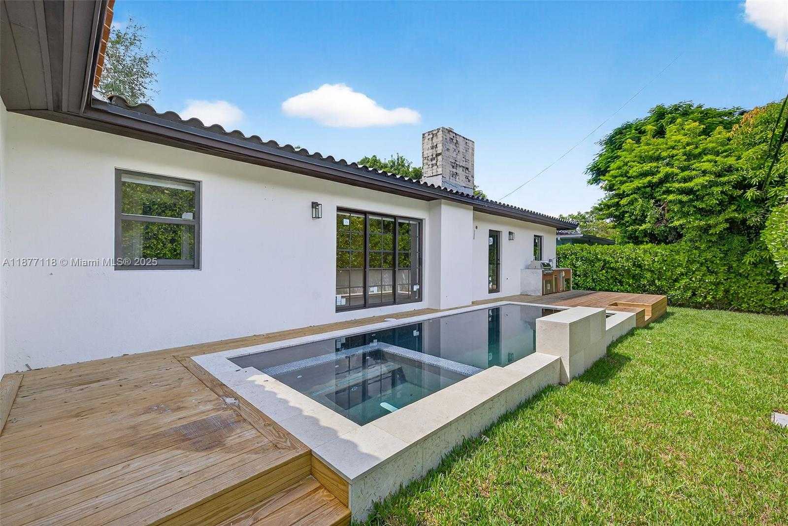 Small Image of 635 BIRD RD, Coral Gables Number 21
