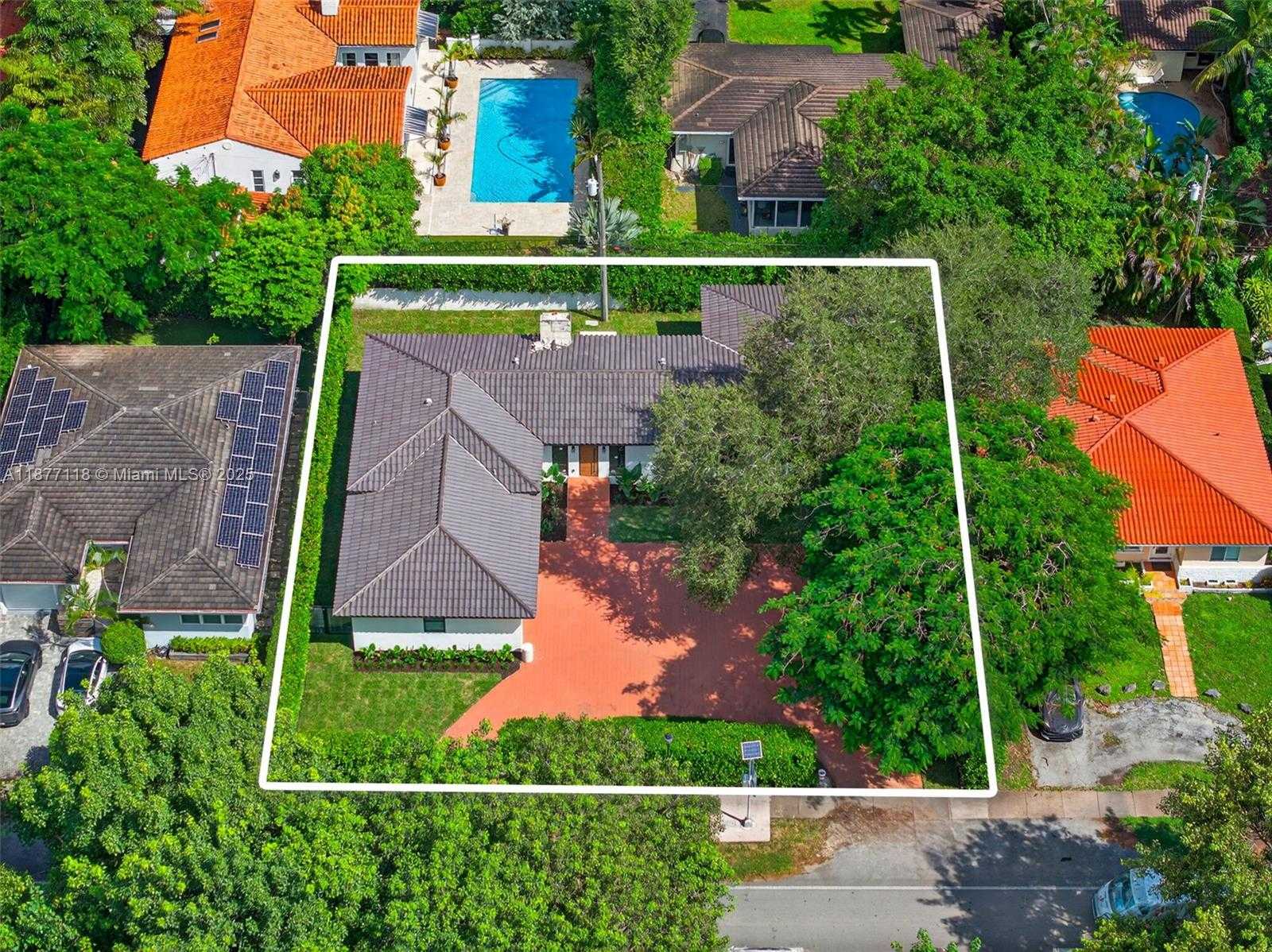 Small Image of 635 BIRD RD, Coral Gables Number 25