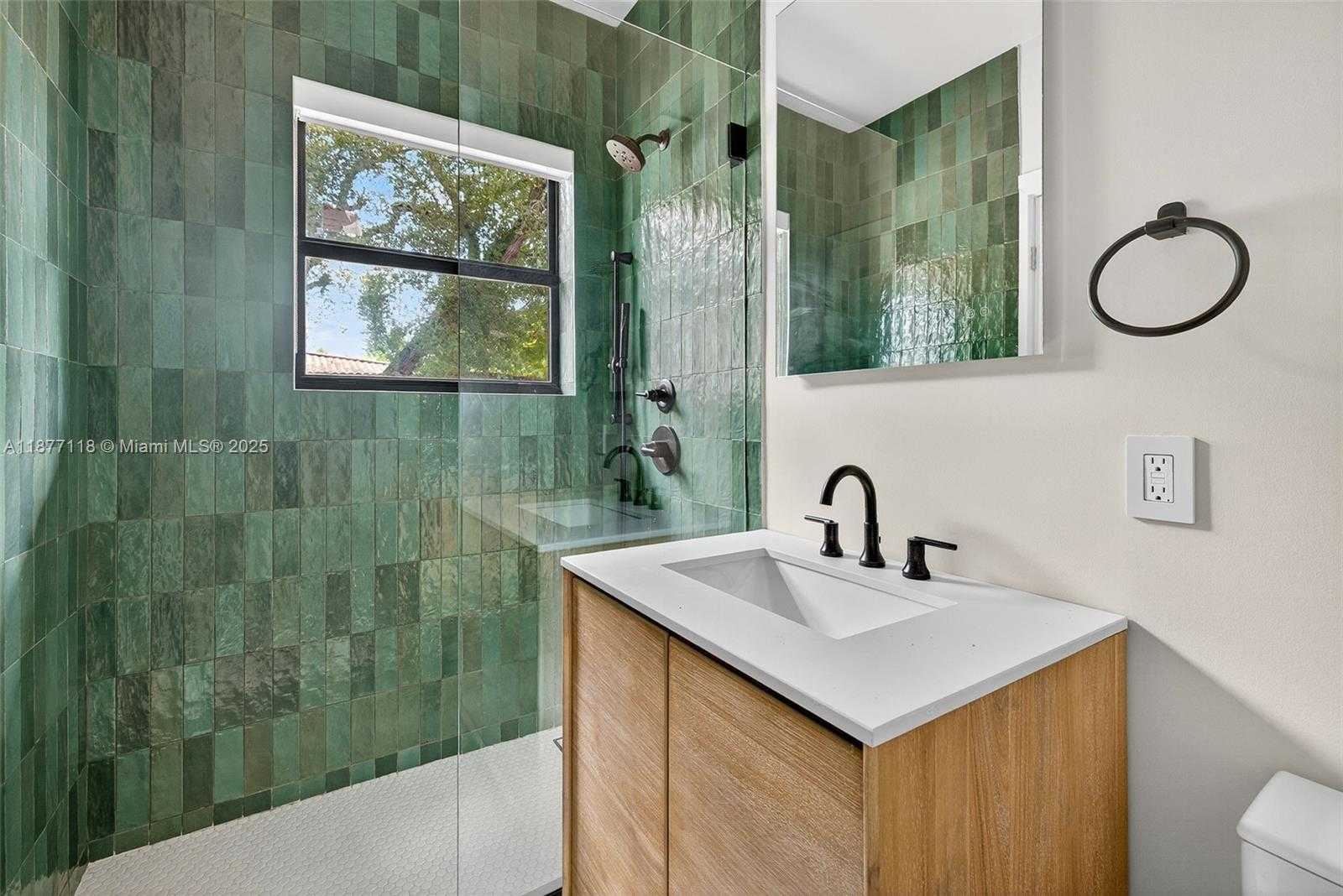 Small Image of 635 BIRD RD, Coral Gables Number 9