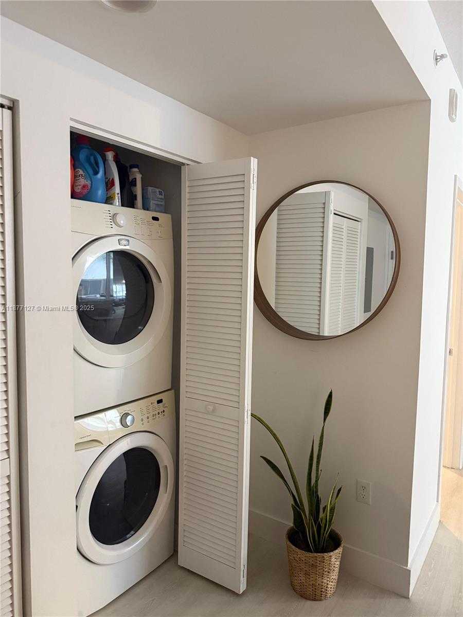 Small Image of 601 NE 23RD ST #803, Miami Number 16