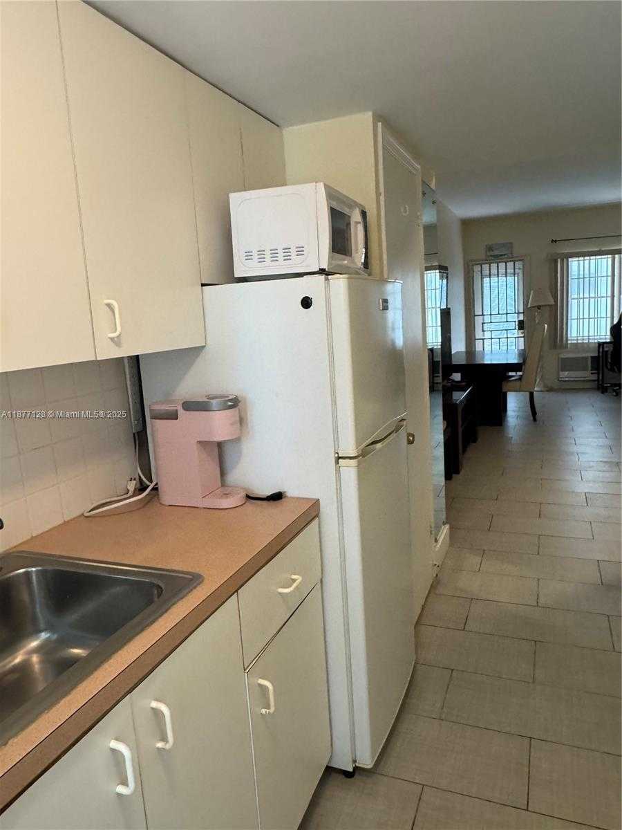 Small Image of 6494 COLLINS AVE #25, Miami Beach Number 7