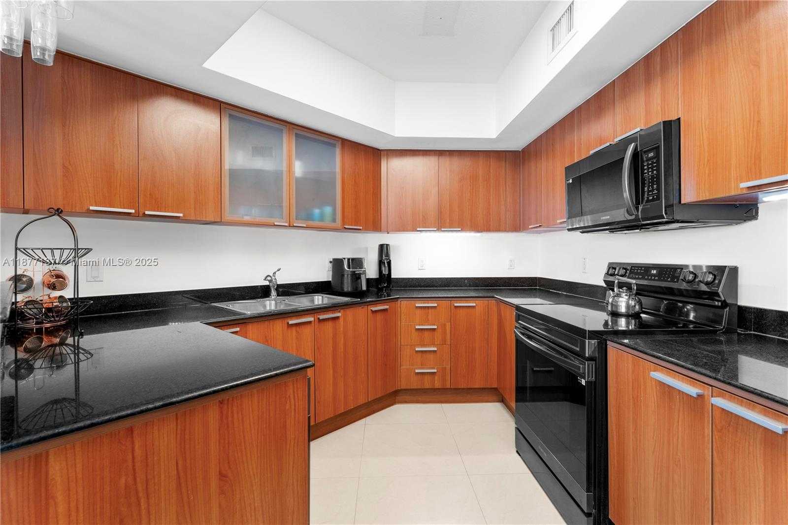 Small Image of 16699 COLLINS AVE #3701, Sunny Isles Beach Number 4