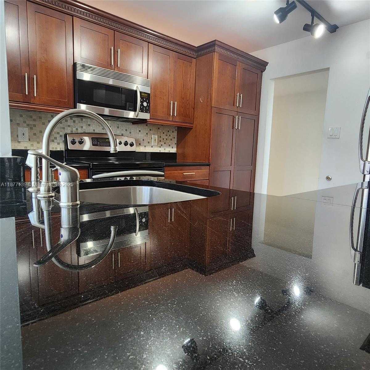 Small Image of 16565 NORTH EAST 26TH AVE #3F, North Miami Beach Number 11