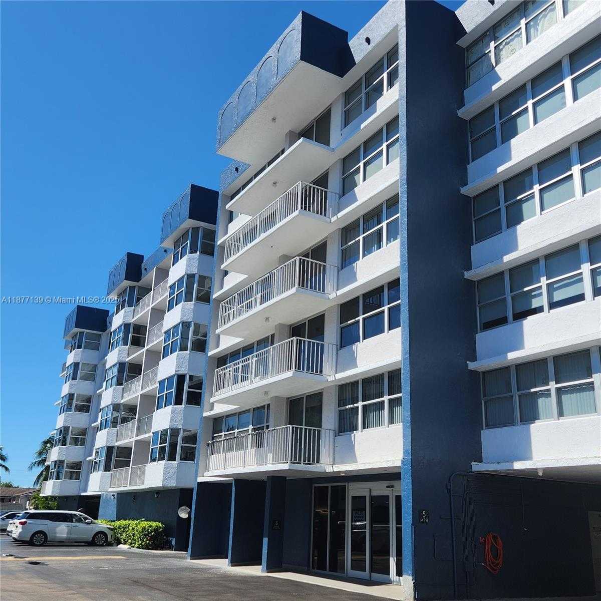 Small Image of 16565 NORTH EAST 26TH AVE #3F, North Miami Beach Number 2
