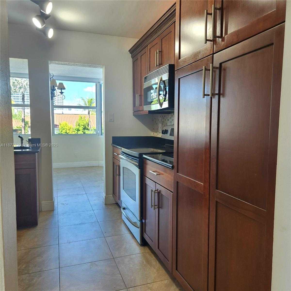 Small Image of 16565 NORTH EAST 26TH AVE #3F, North Miami Beach Number 8
