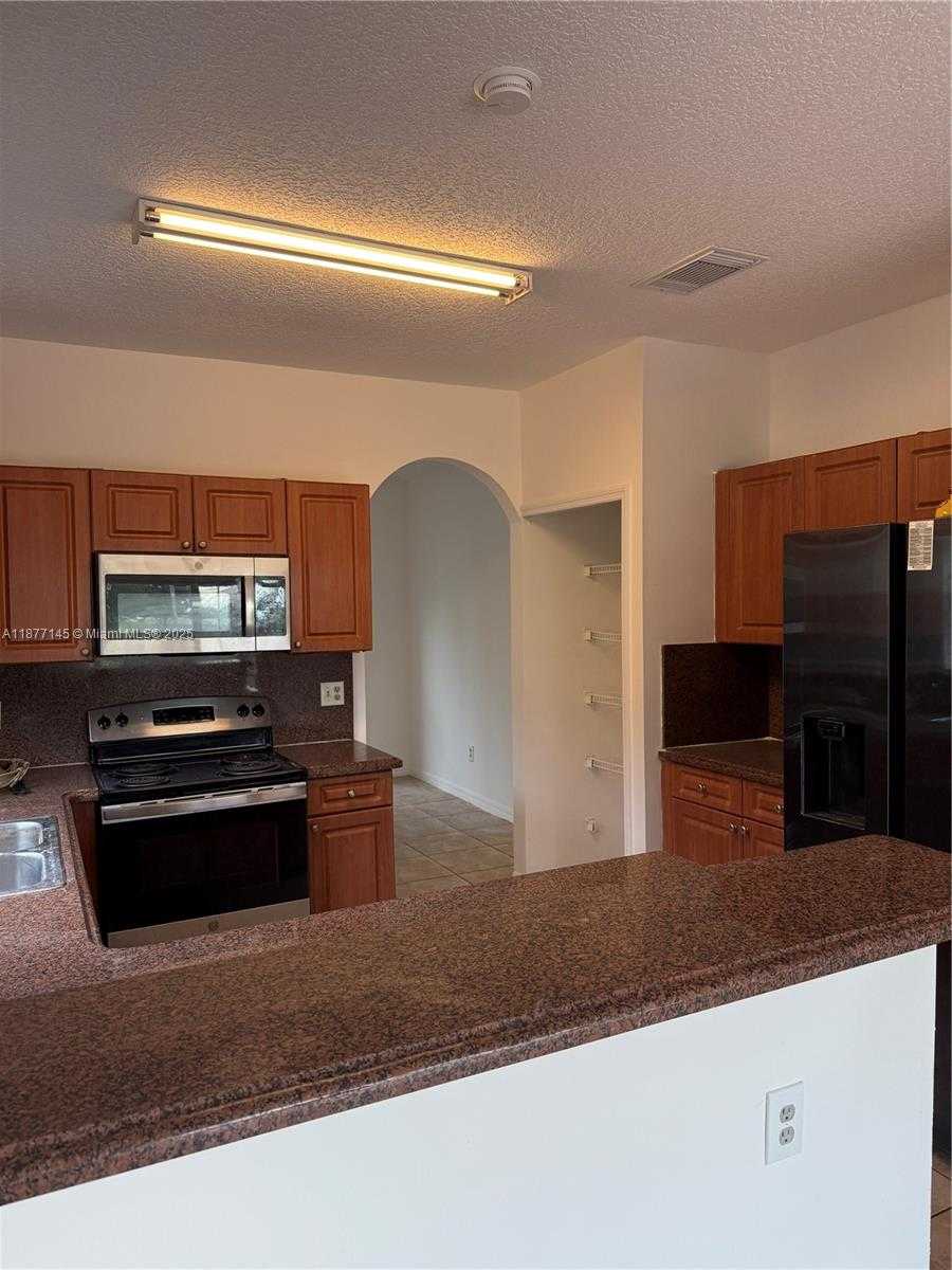 Small Image of 27944 SOUTH WEST 136TH PL #27944, Homestead Number 4