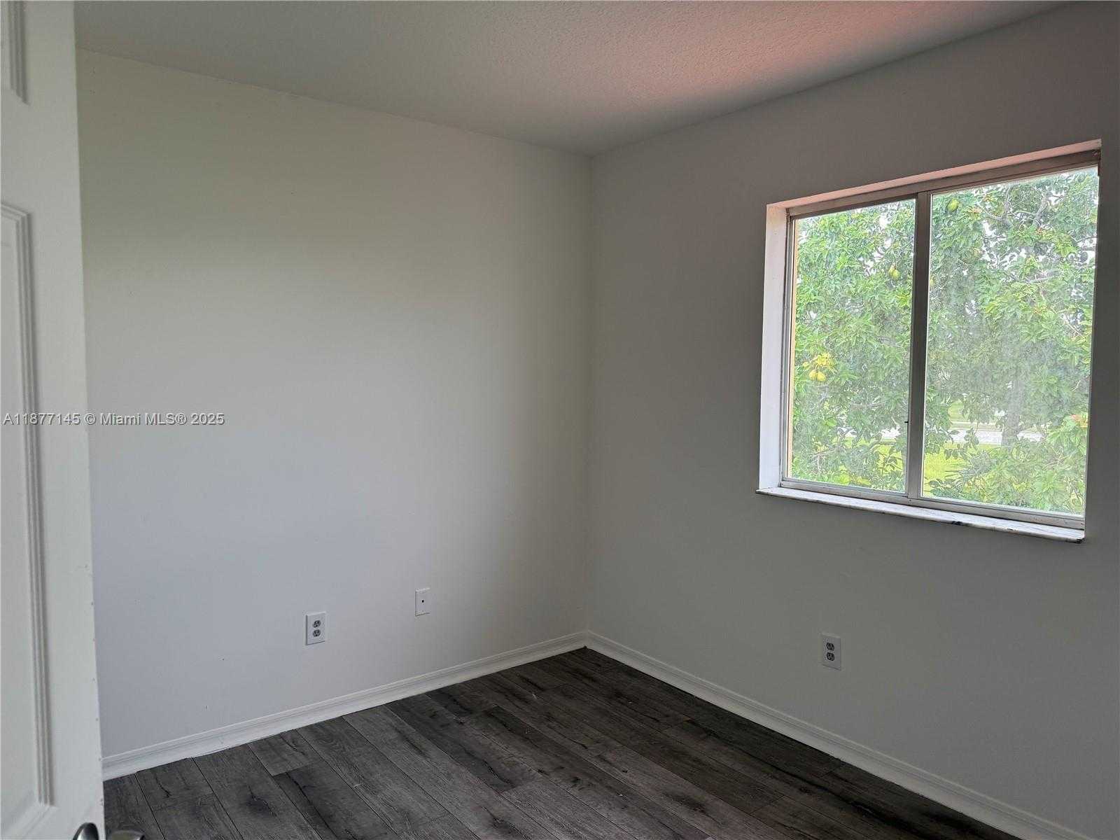 Small Image of 27944 SOUTH WEST 136TH PL #27944, Homestead Number 7
