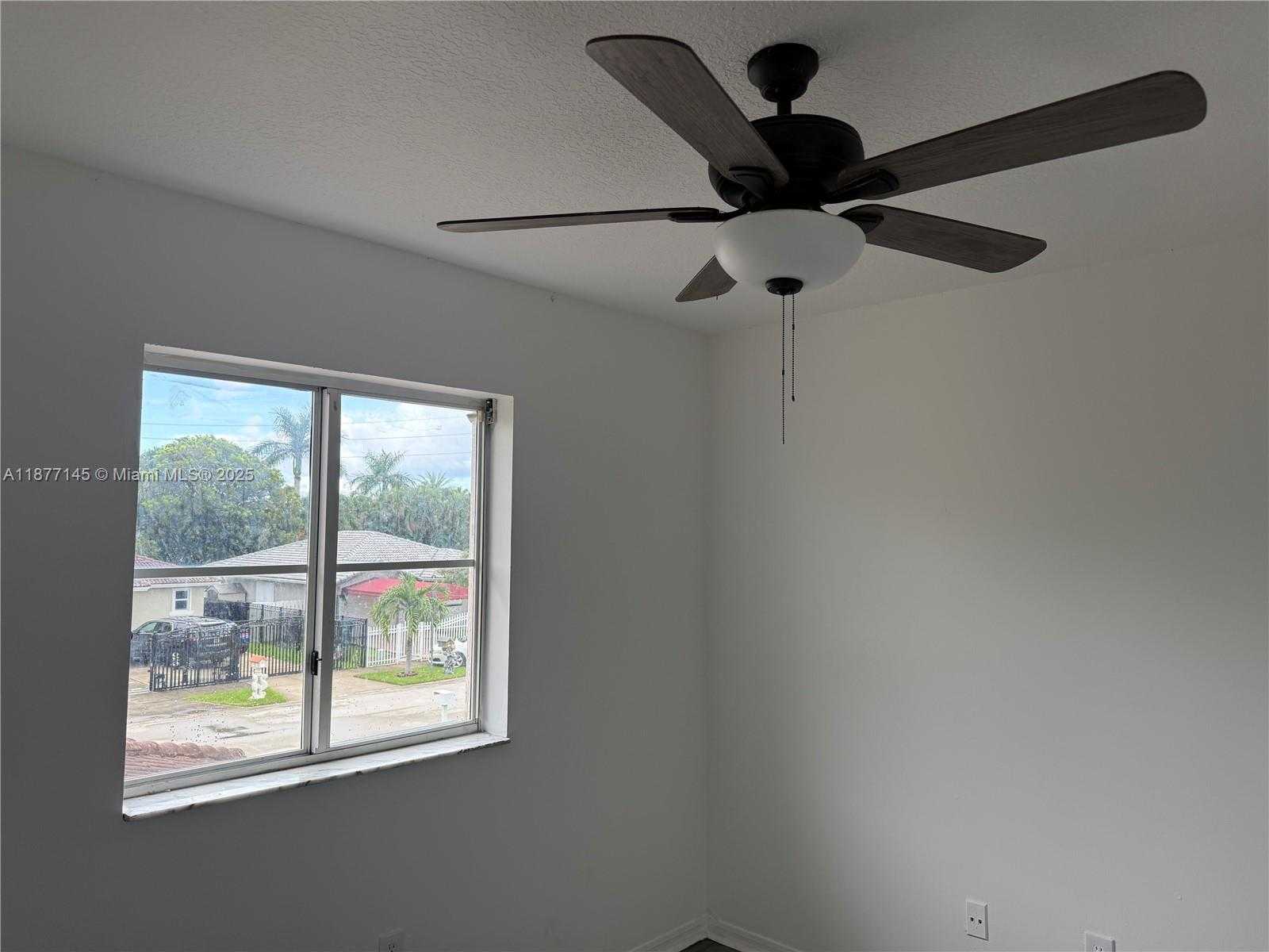 Small Image of 27944 SOUTH WEST 136TH PL #27944, Homestead Number 8