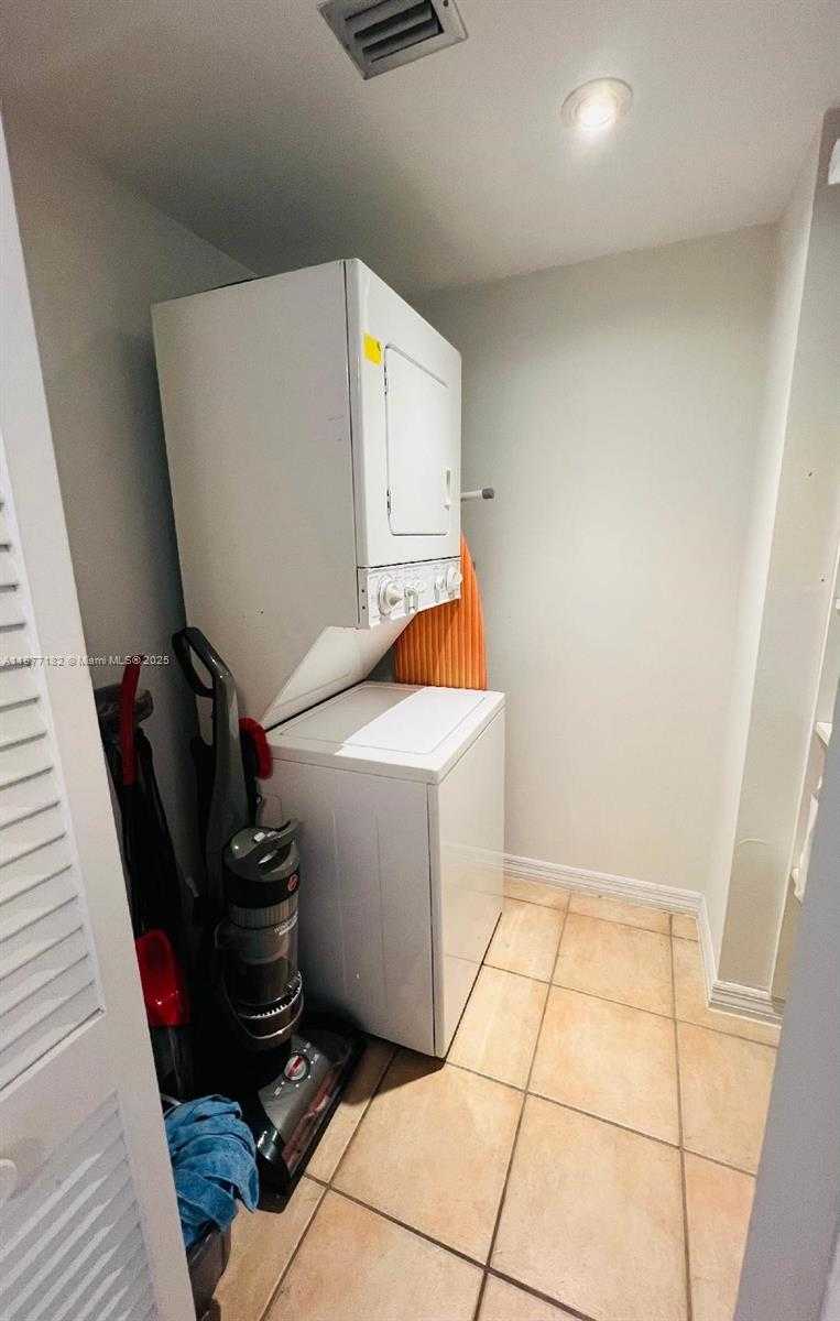 Small Image of 2333 BRICKELL AVE #1509, Miami Number 20