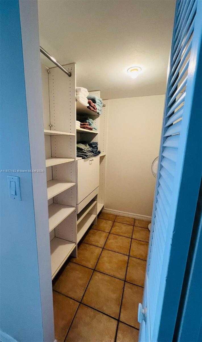 Small Image of 2333 BRICKELL AVE #1509, Miami Number 22