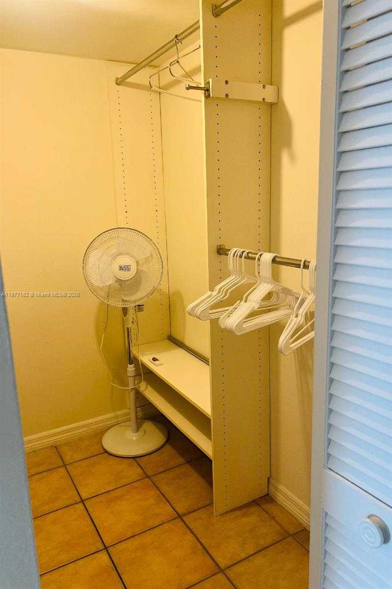 Small Image of 2333 BRICKELL AVE #1509, Miami Number 23