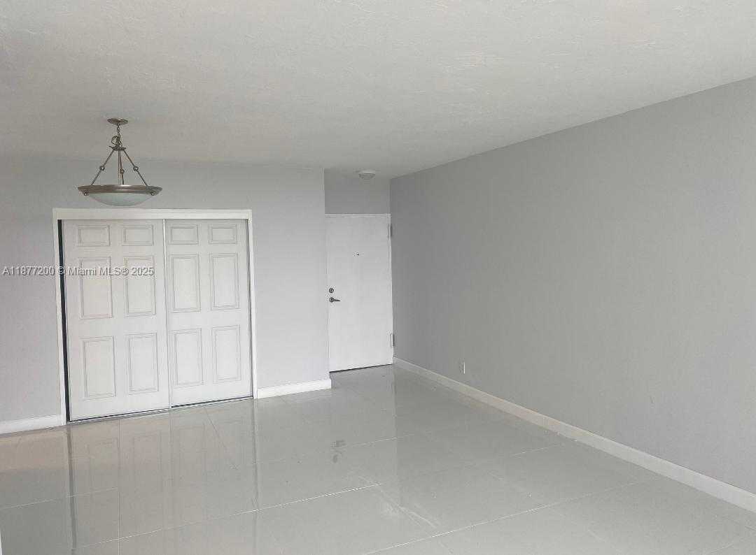 Small Image of 3001 SOUTH OCEAN DR #833, Hollywood Number 10