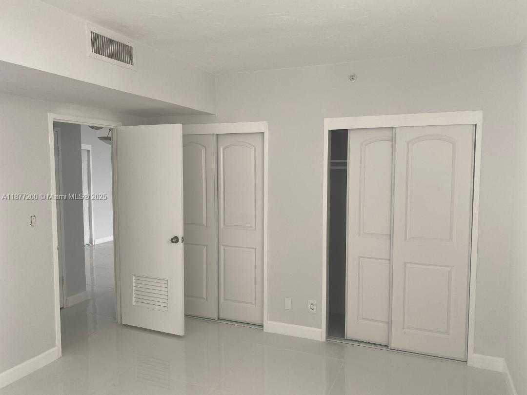 Small Image of 3001 SOUTH OCEAN DR #833, Hollywood Number 15