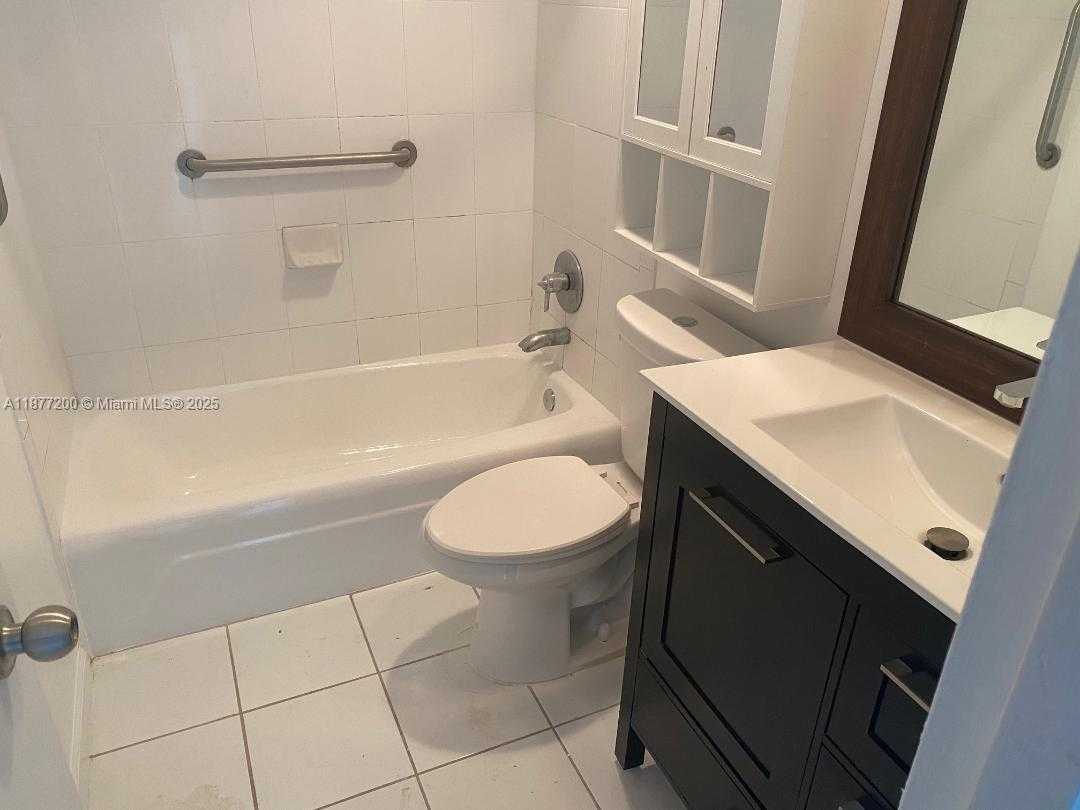 Small Image of 3001 SOUTH OCEAN DR #833, Hollywood Number 19