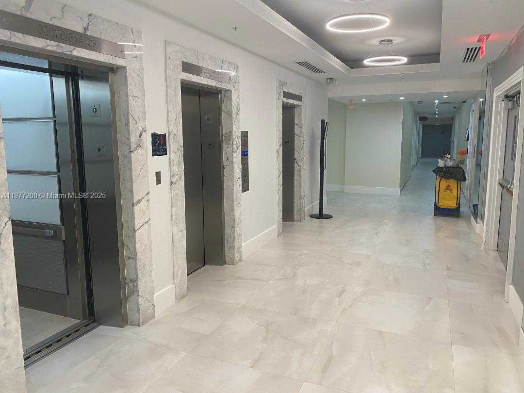 Small Image of 3001 SOUTH OCEAN DR #833, Hollywood Number 5