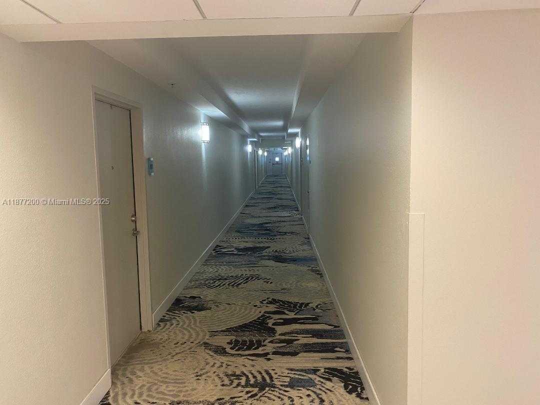 Small Image of 3001 SOUTH OCEAN DR #833, Hollywood Number 7