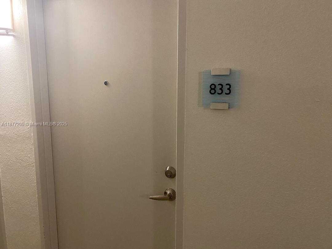 Small Image of 3001 SOUTH OCEAN DR #833, Hollywood Number 8