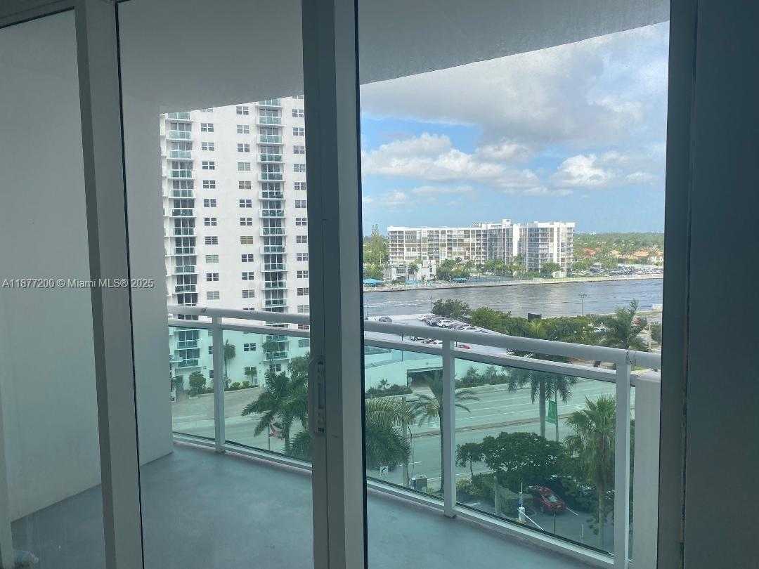Small Image of 3001 SOUTH OCEAN DR #833, Hollywood Number 9