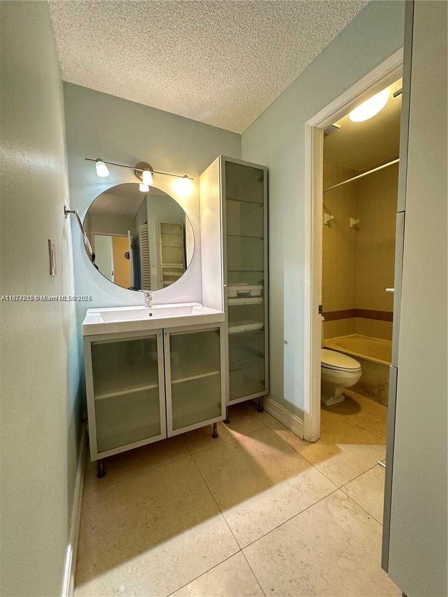 Small Image of 18151 NORTH EAST 31ST CT #PH108, Aventura Number 12