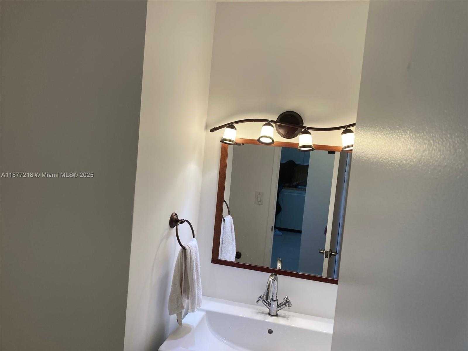 Small Image of 18151 NORTH EAST 31ST CT #PH108, Aventura Number 17