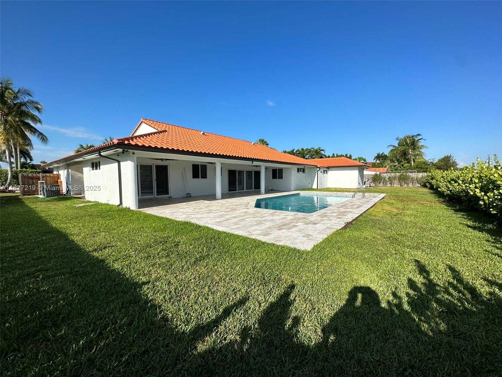 Small Image of 9203 SOUTH WEST 136TH TER, Miami Number 19