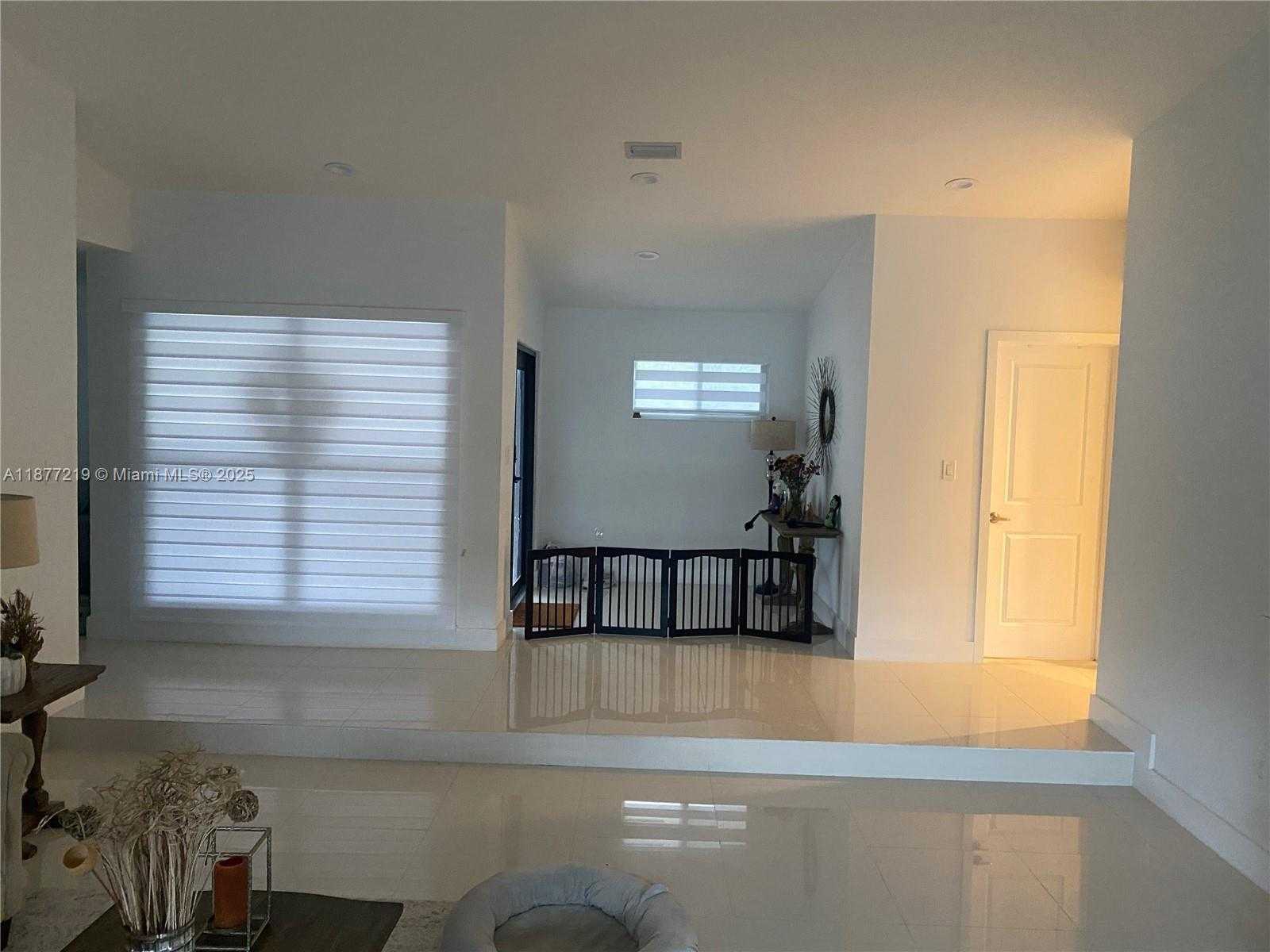 Small Image of 9203 SOUTH WEST 136TH TER, Miami Number 4