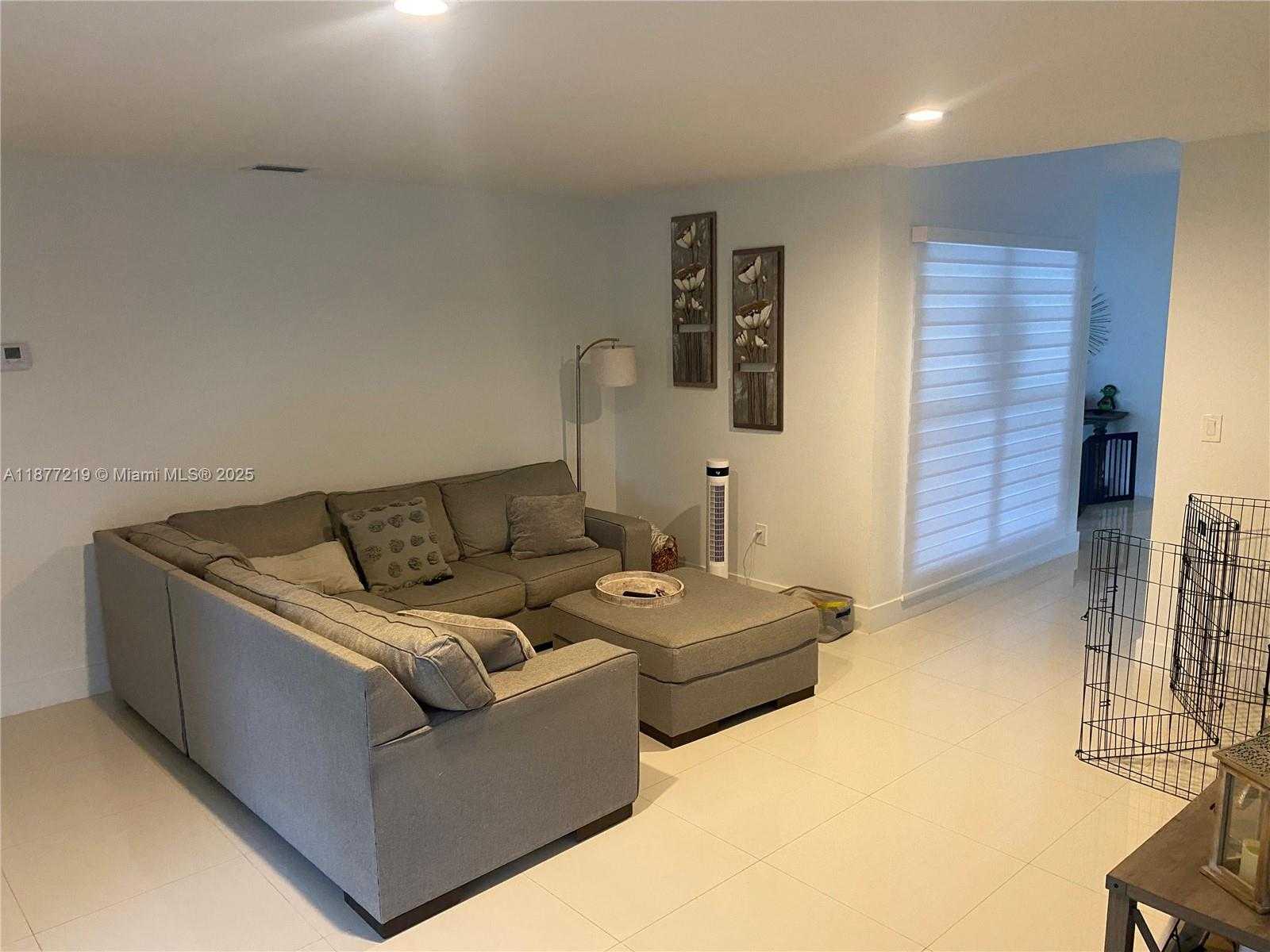 Small Image of 9203 SOUTH WEST 136TH TER, Miami Number 7