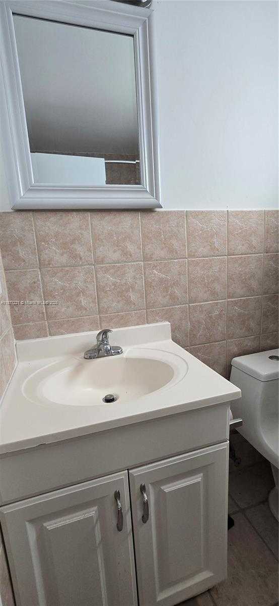 Small Image of 3915 PONCE DE LEON BLVD #L1, Coral Gables Number 19