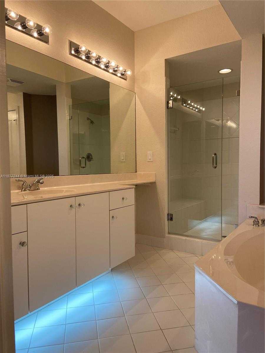Small Image of 10700 NORTH WEST 66TH ST #305, Doral Number 10