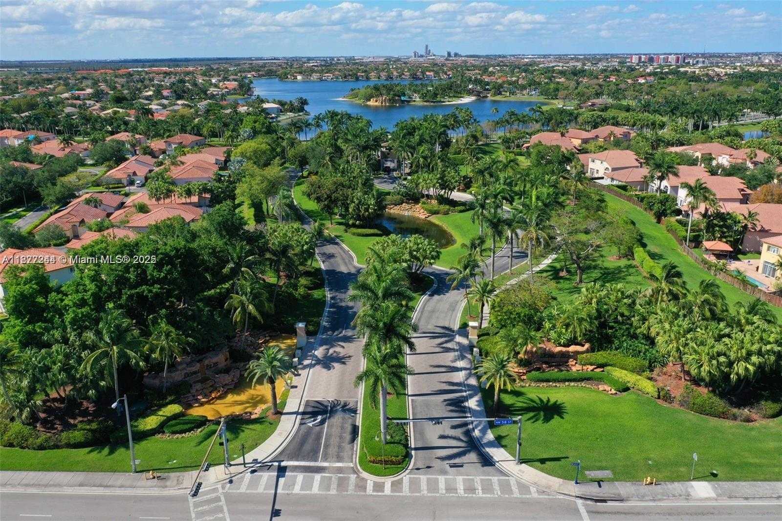 Small Image of 10700 NORTH WEST 66TH ST #305, Doral Number 6