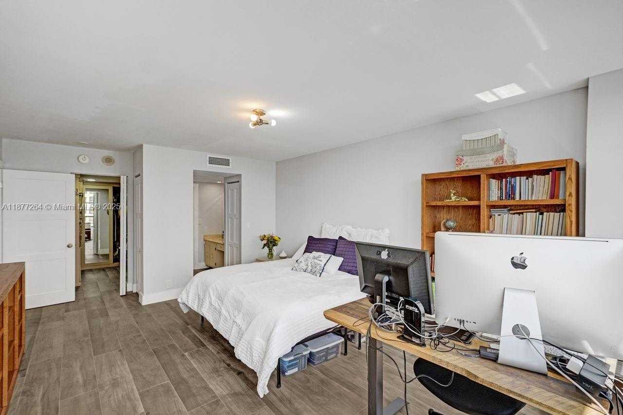 Small Image of 600 THREE ISLANDS BLVD #615, Hallandale Beach Number 24