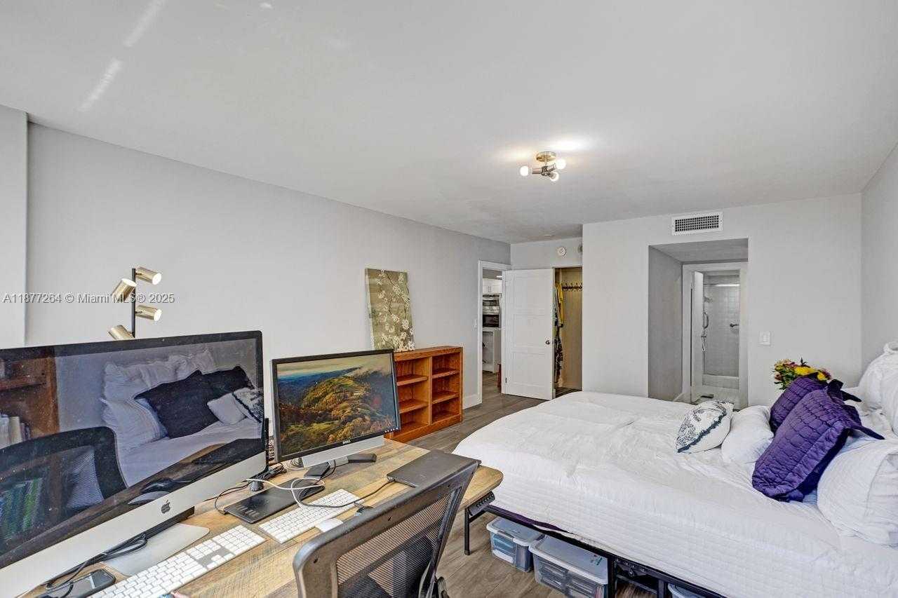 Small Image of 600 THREE ISLANDS BLVD #615, Hallandale Beach Number 25