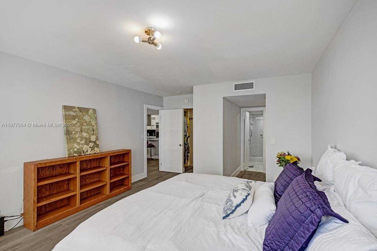 Small Image of 600 THREE ISLANDS BLVD #615, Hallandale Beach Number 26