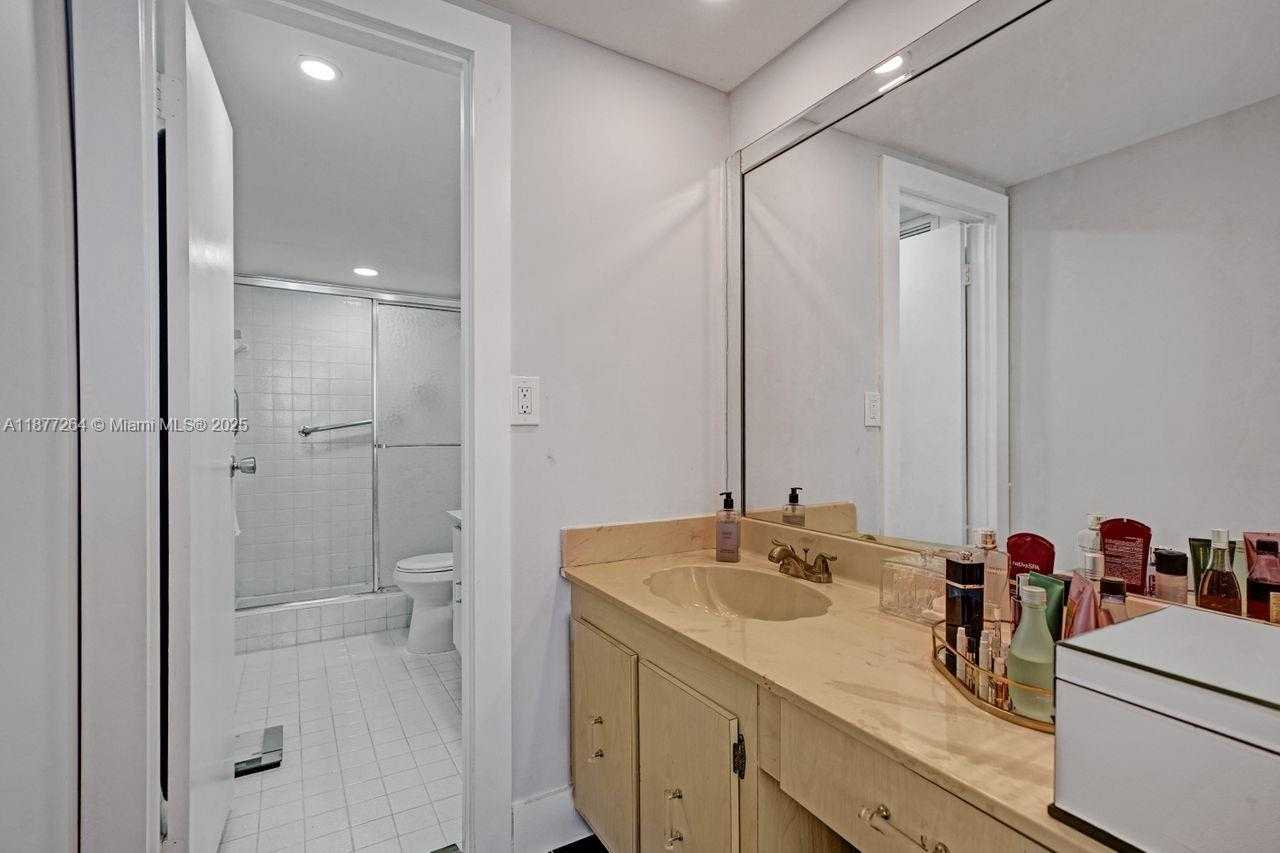 Small Image of 600 THREE ISLANDS BLVD #615, Hallandale Beach Number 27