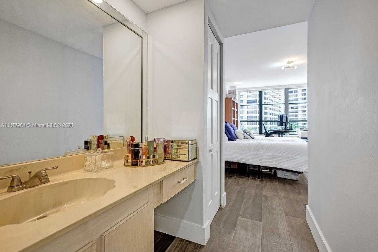 Small Image of 600 THREE ISLANDS BLVD #615, Hallandale Beach Number 29