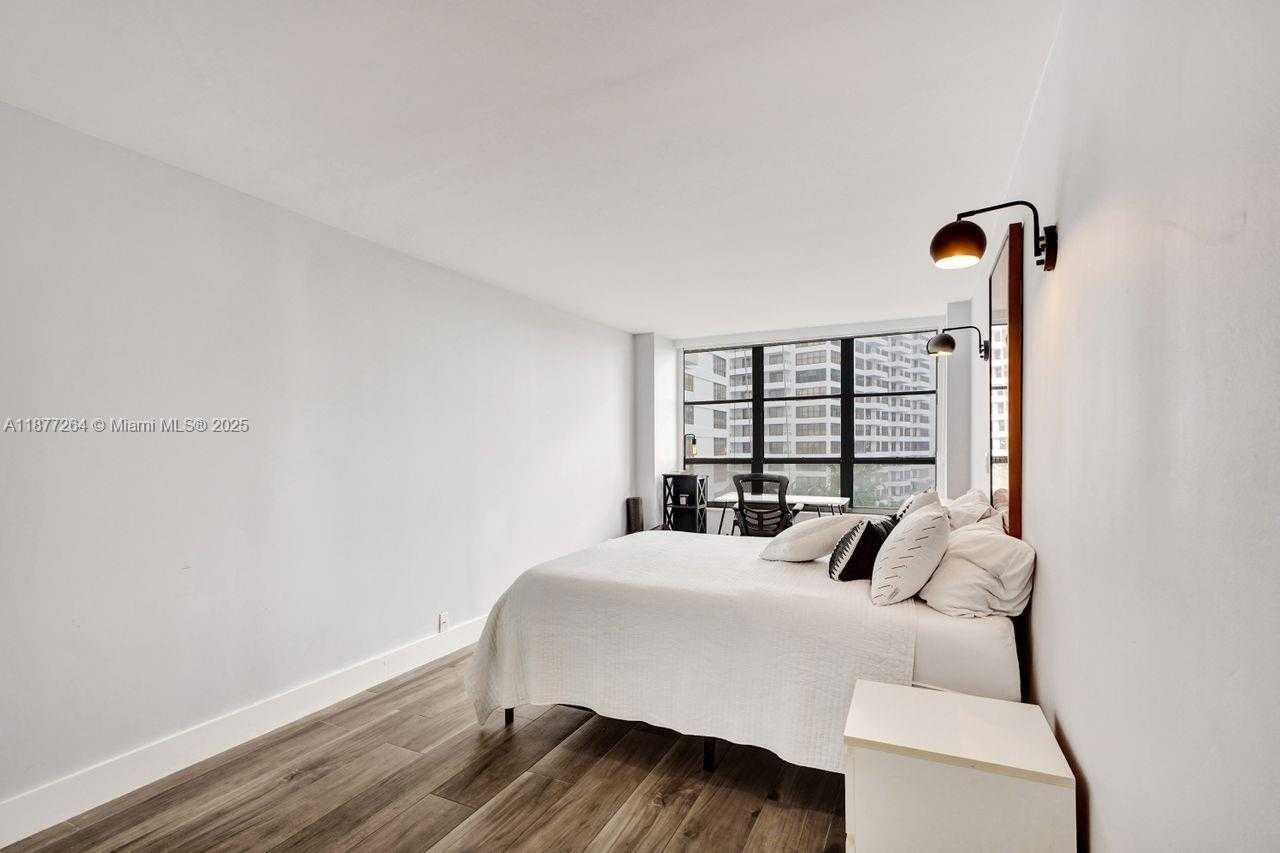 Small Image of 600 THREE ISLANDS BLVD #615, Hallandale Beach Number 36