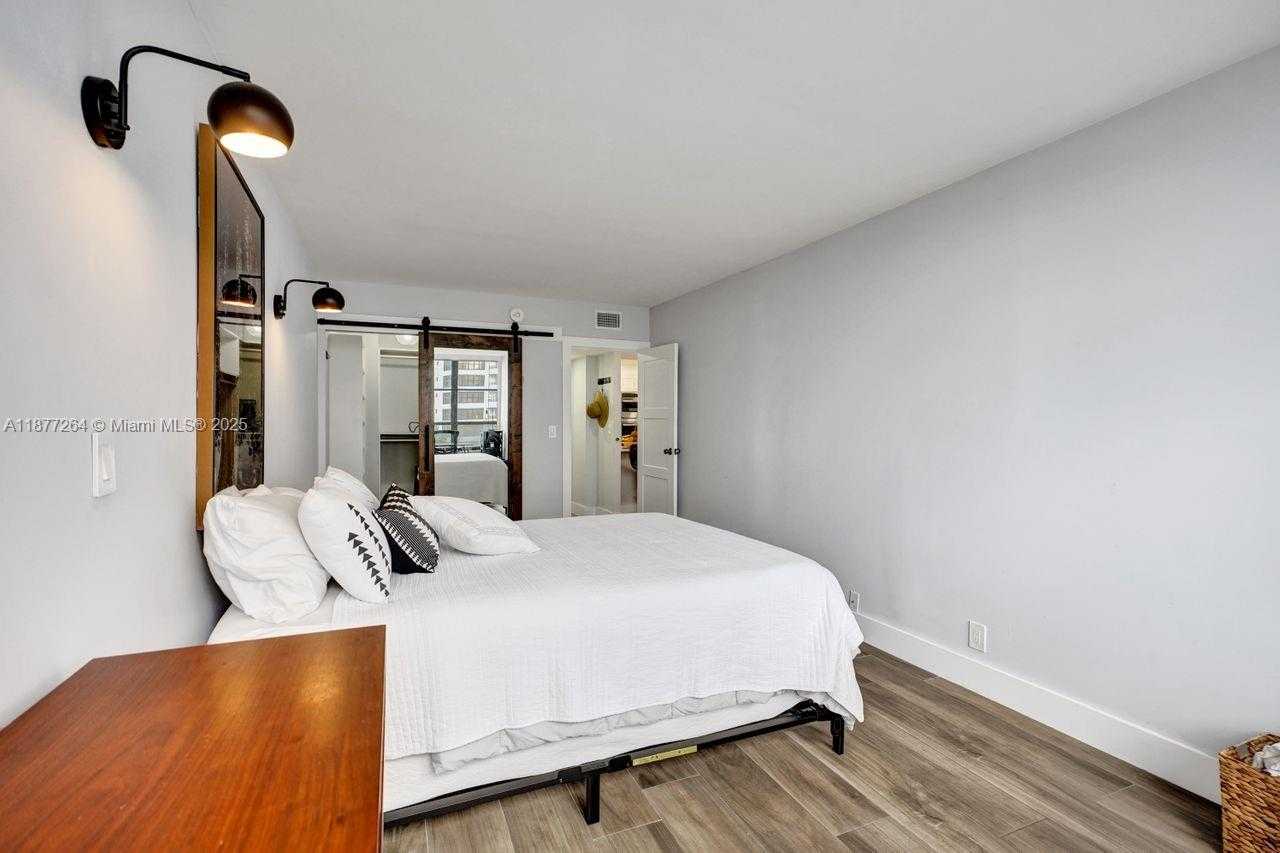 Small Image of 600 THREE ISLANDS BLVD #615, Hallandale Beach Number 38