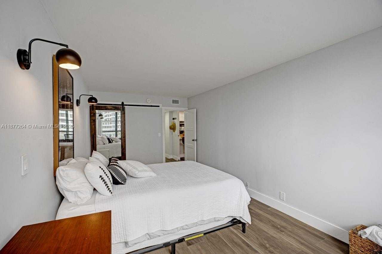 Small Image of 600 THREE ISLANDS BLVD #615, Hallandale Beach Number 41