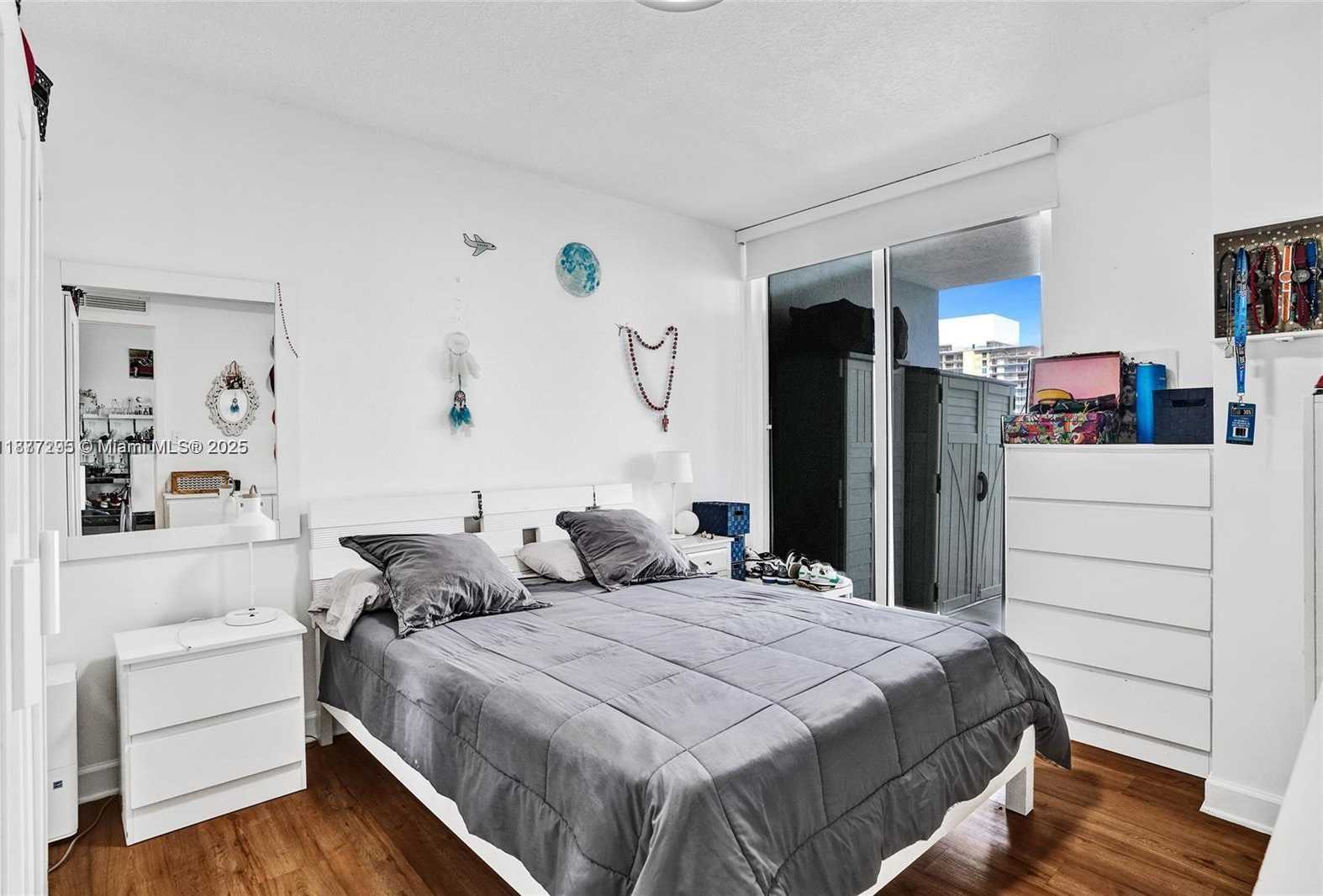 Small Image of 170 SOUTH EAST 14TH ST #2907, Miami Number 7