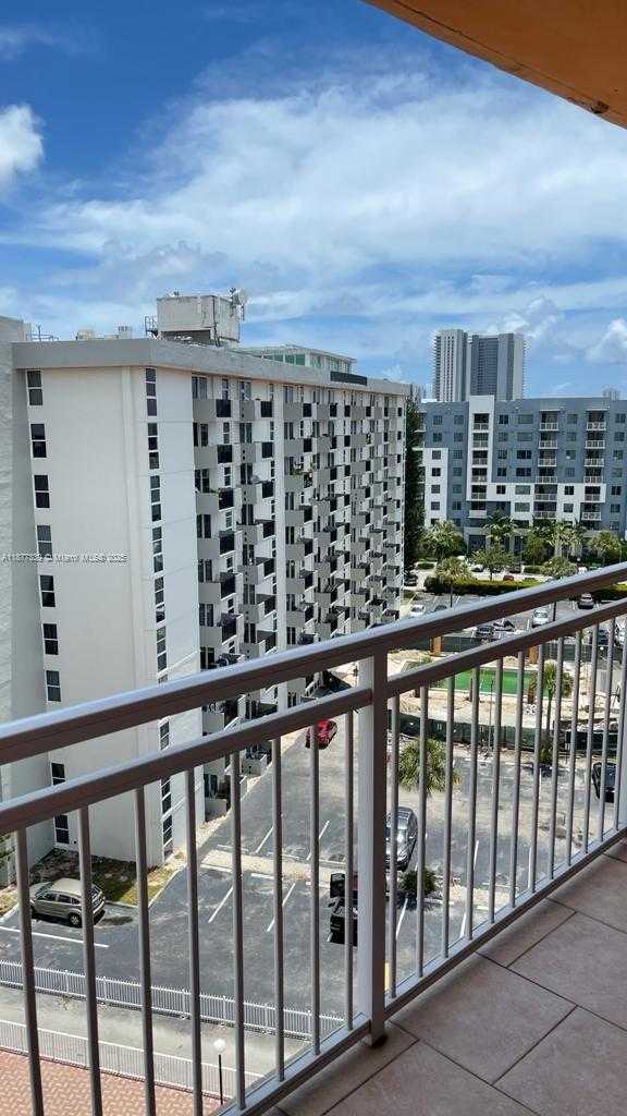 Small Image of 2025 NORTH EAST 164TH ST #906, North Miami Beach Number 13