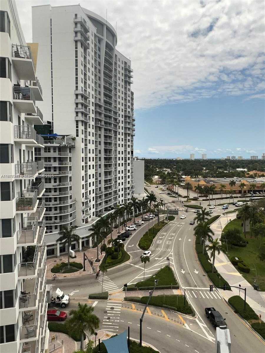 Small Image of Hollywood Number 14